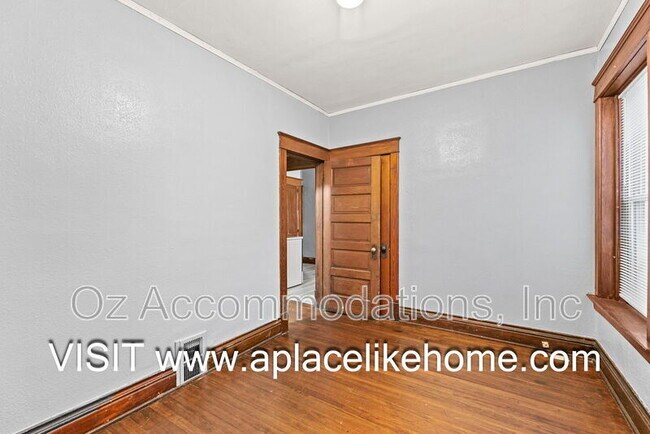 Building Photo - 3523 St John Ave