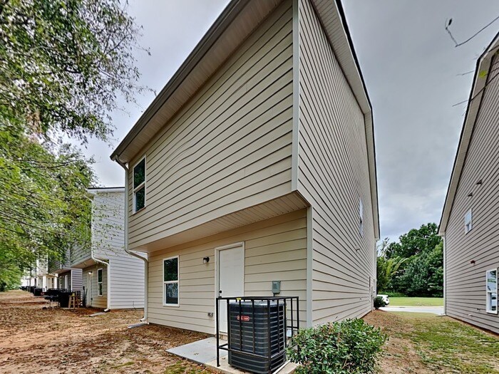 Building Photo - 1088 Benfield Ridge