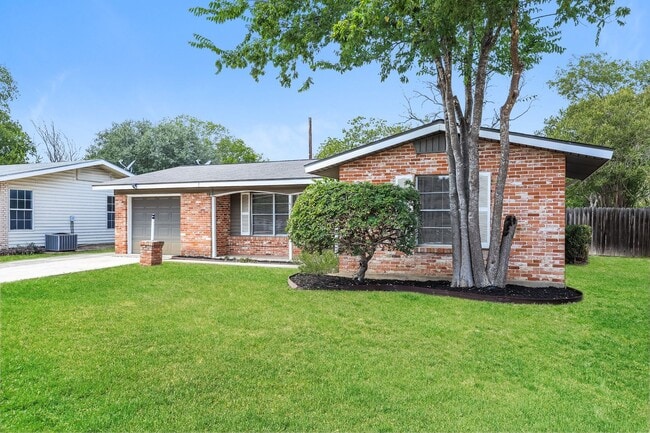 Building Photo - Heart of East Terrell Hills