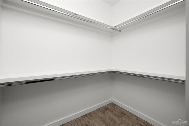 Building Photo - 1429 W Harrison Ave