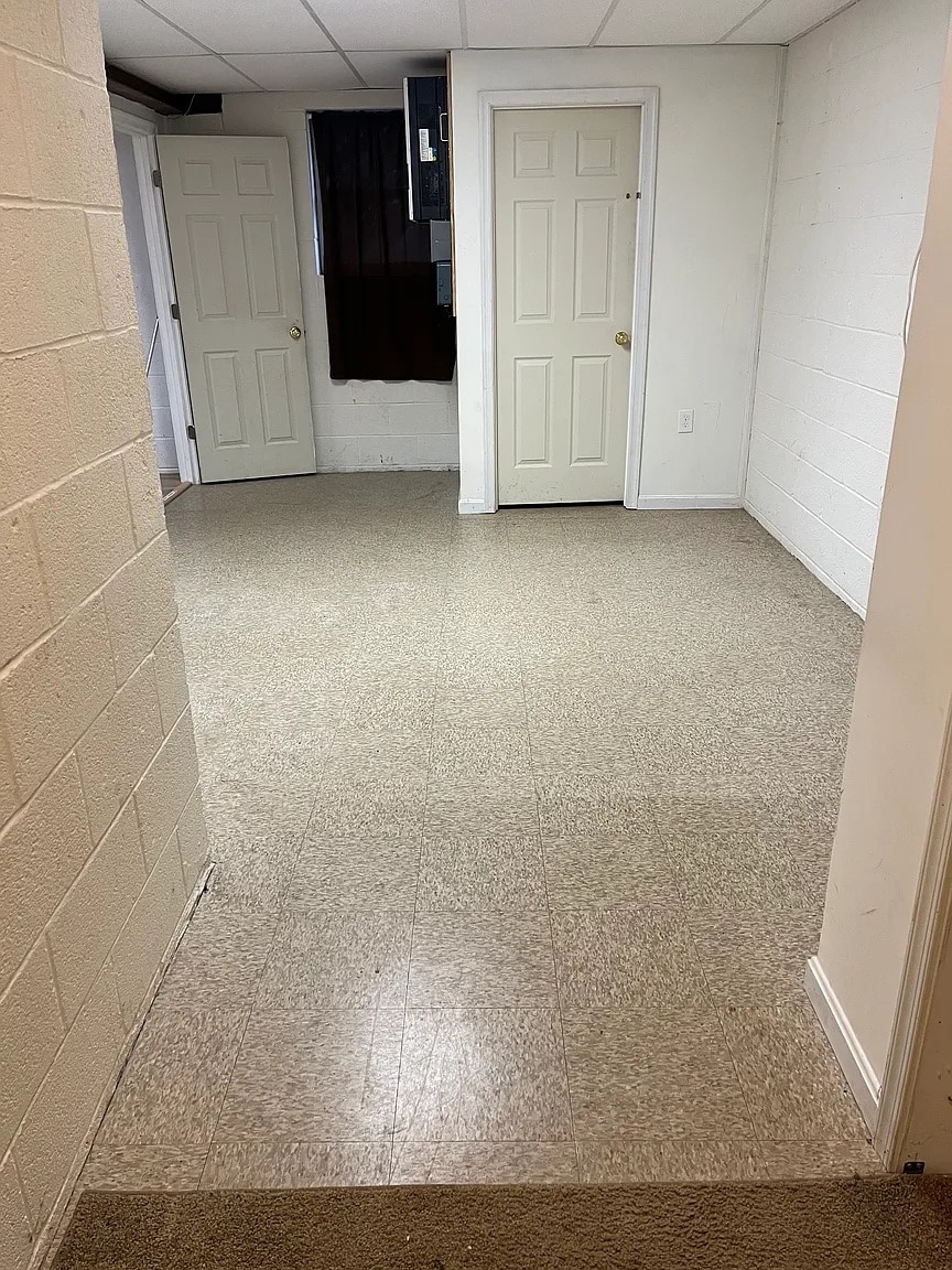 Building Photo - 17101 Clear Creek Dr