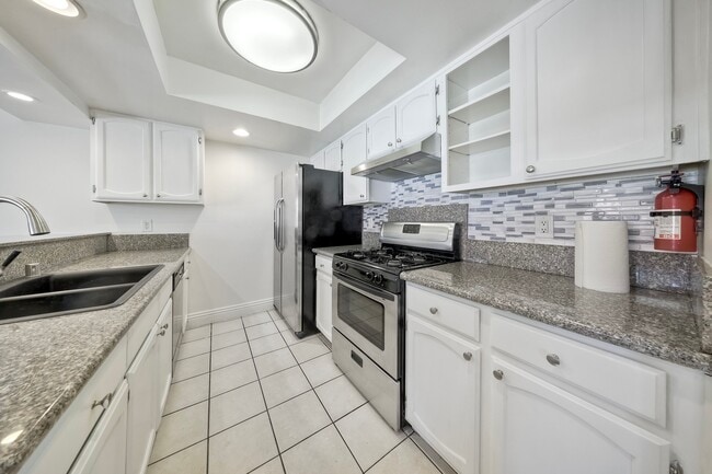 Building Photo - 348 Windy Ln