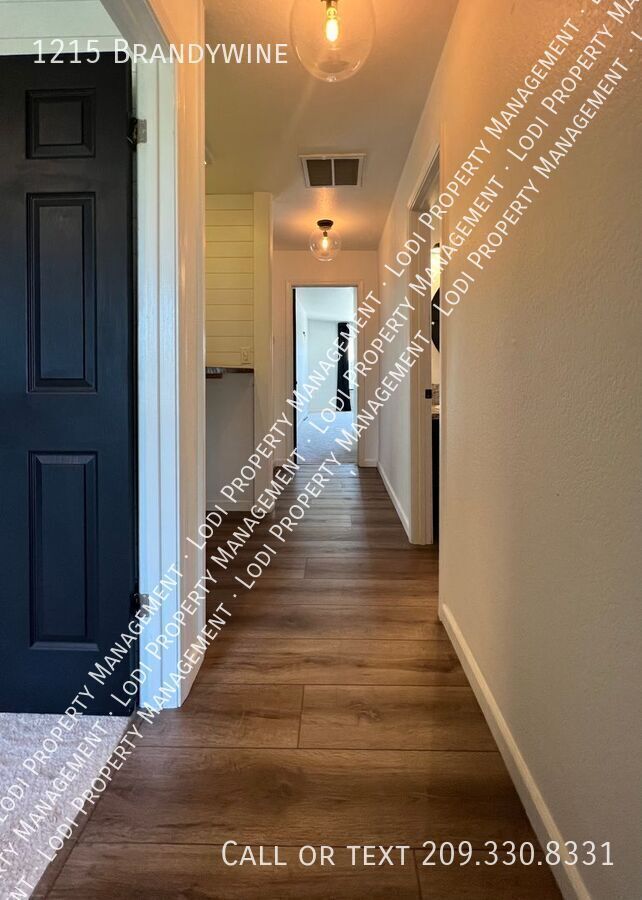 Building Photo - 1215 Brandywine-