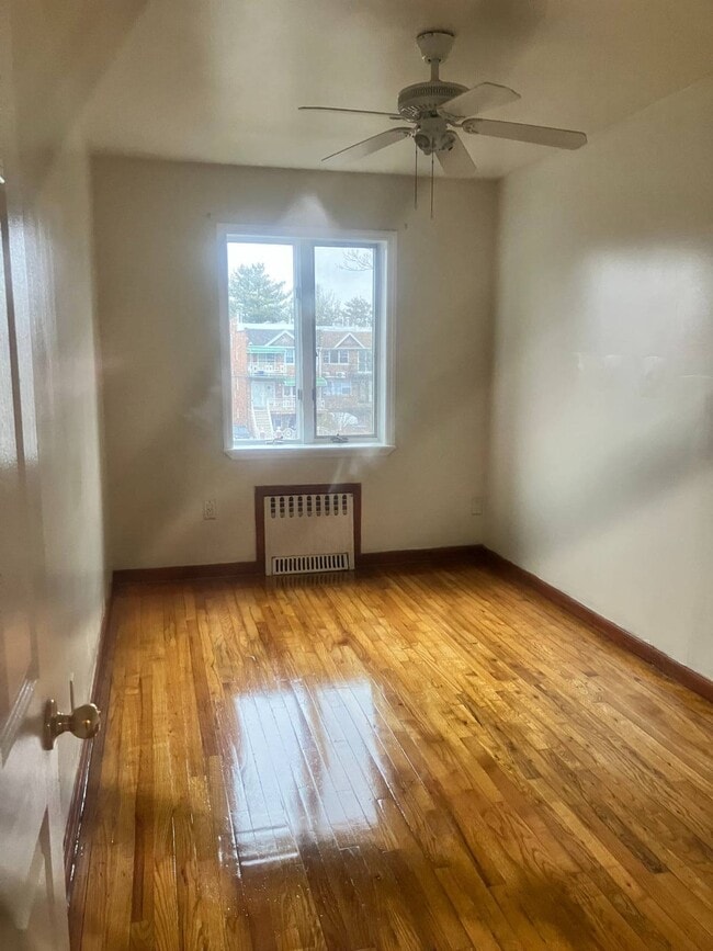 Building Photo - 973 E 85th St