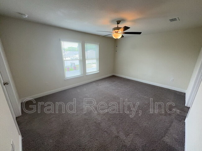 Building Photo - 4425 Village Oak Ln