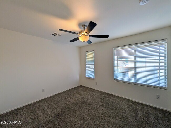 Building Photo - 3848 E Pollack St