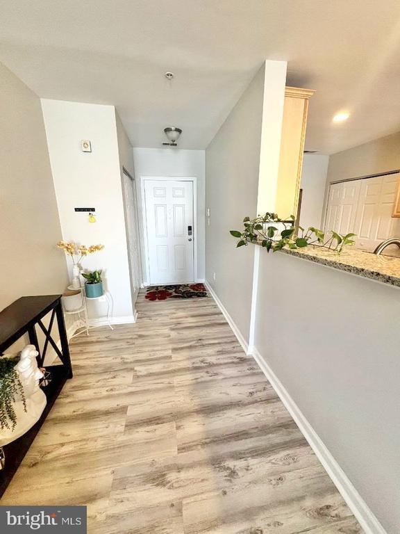 Building Photo - 25340 Lake Mist Square