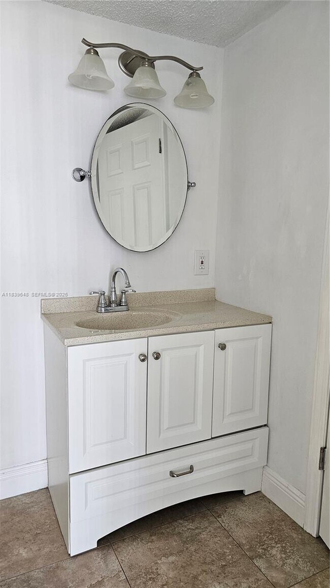 Building Photo - 17021 N Bay Rd