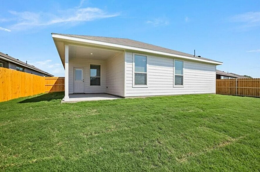 Building Photo - 529 Passenger Trl