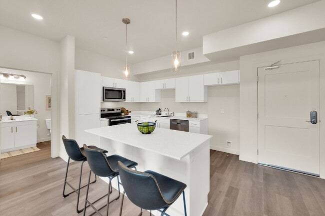 Building Photo - First  Month Rent FREE