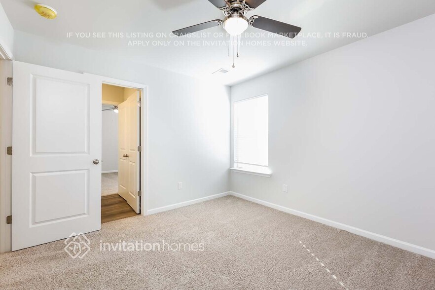 Building Photo - 3972 Zepelin Wy