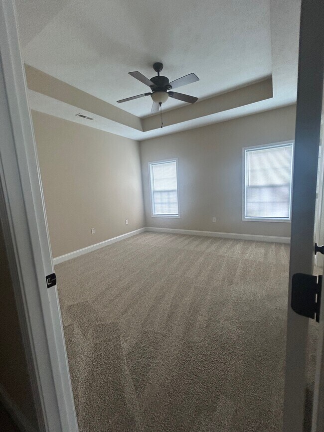Building Photo - 107 Silver Peak Dr