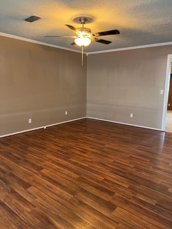 Building Photo - 908 Sycamore Dr