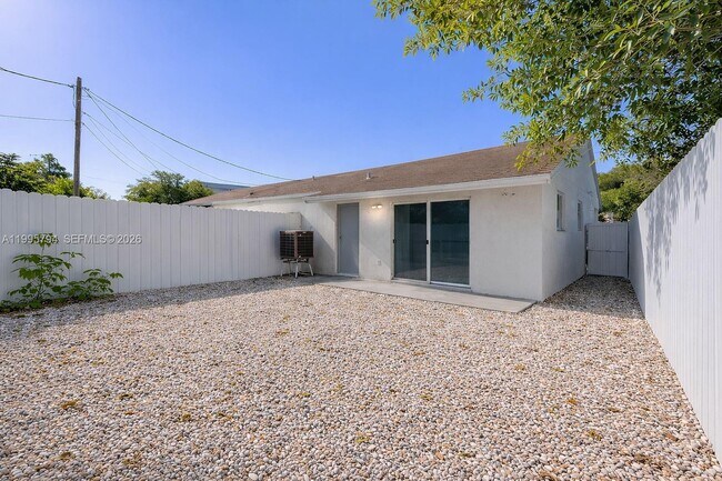 Building Photo - 2436 NW 11th St