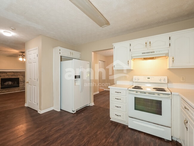 Building Photo - 154 Azalea Dr