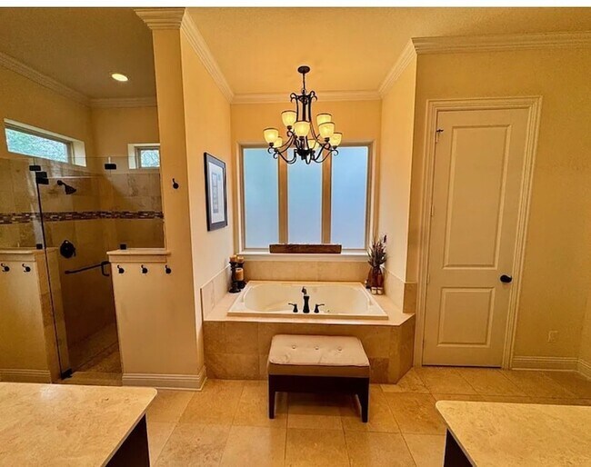 Building Photo - 5820 Palo Pinto Ave