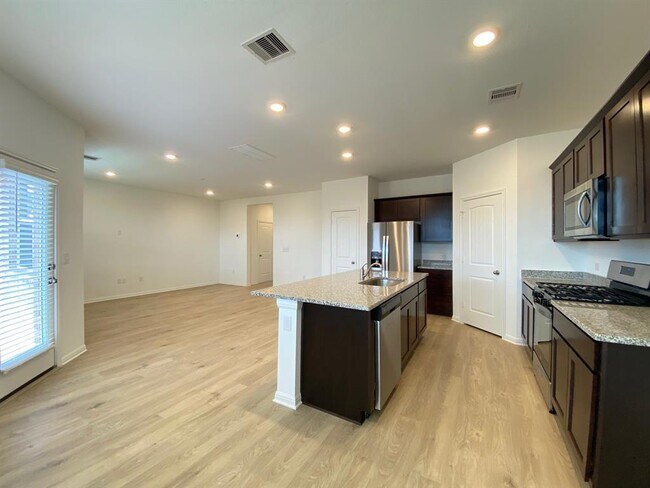 Building Photo - 432 Brody Ln