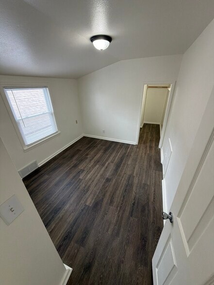 Building Photo - 2114 S 61st St