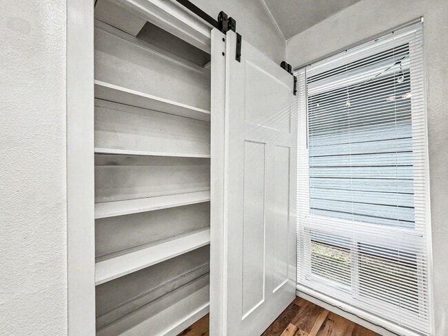 Building Photo - Spacious 2-Story Condo in a Quiet, Well-Located Community!