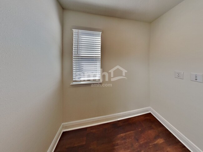 Building Photo - 27288 St Andrews Ave