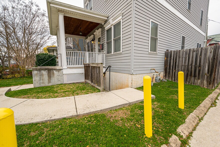 Building Photo - 1203 Delafield Pl NW