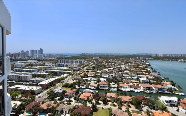 Building Photo - 1000 W Island Blvd