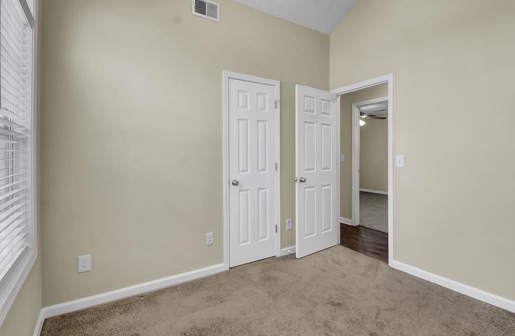 Building Photo - 40 Elisabeth Way