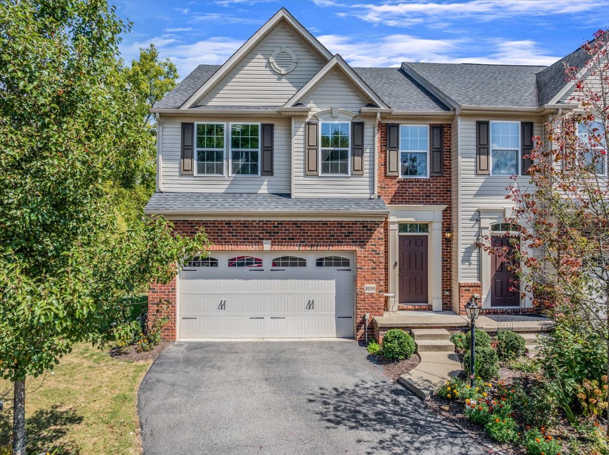 Building Photo - 8059 Hinsdale Ln