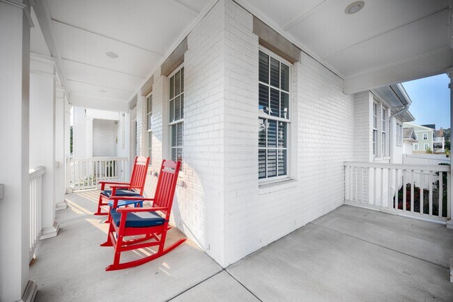 Building Photo - Fully Furnished 3 Bedroom Home Near Toyota...