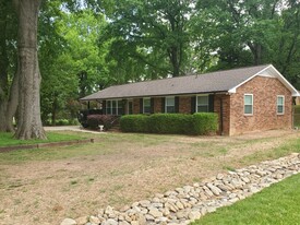 Building Photo - 3110 Sheets Cir