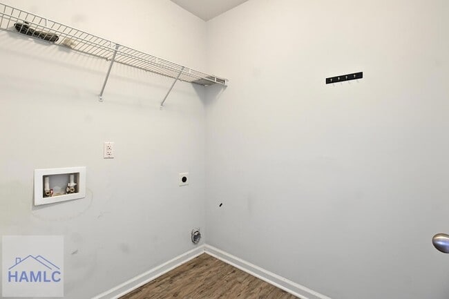 Building Photo - 141 Davila St