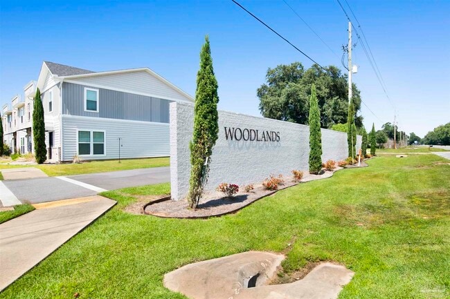 Building Photo - 5249 Peach Dr