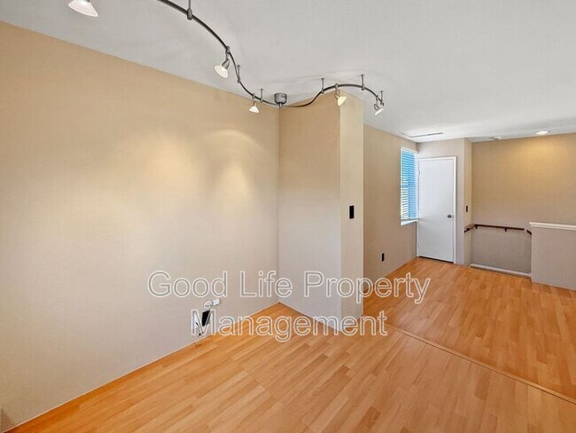 Building Photo - 2510 Jamacha Rd