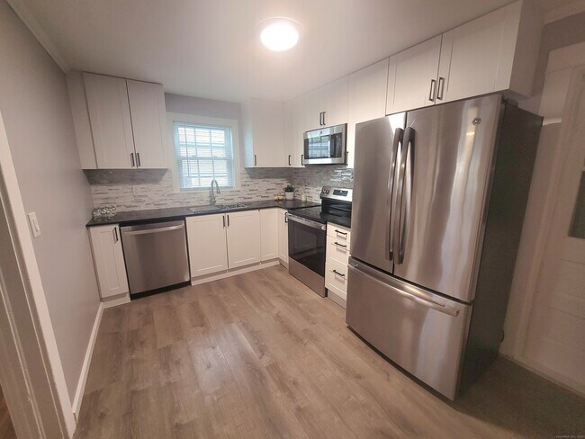 Building Photo - 12 Division St