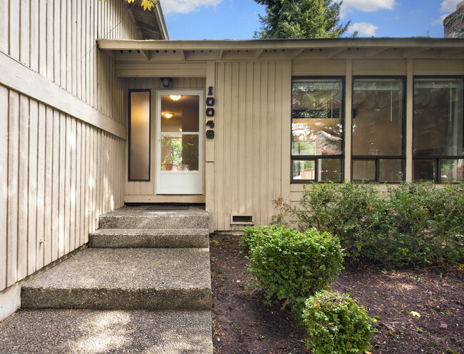 Building Photo - 10046 116th Ave NE