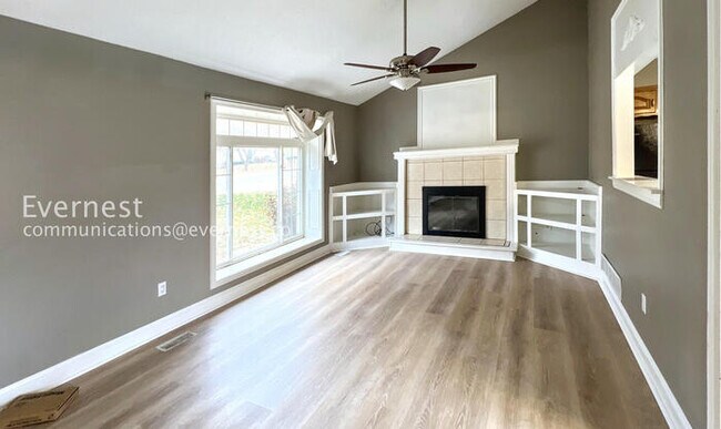 Building Photo - 309 SW Richwood Ln