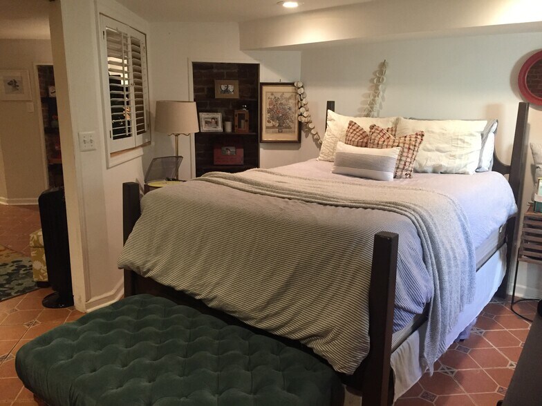 Building Photo - 1012 Park Rd NW