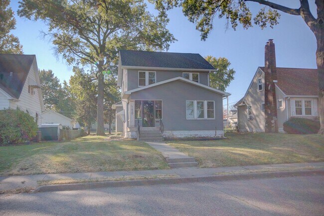 Building Photo - Completely remodeled 3 bed home