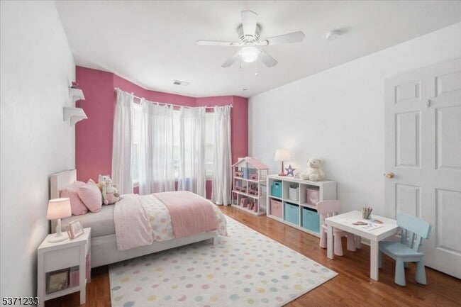 Building Photo - 5 Indian Field Dr