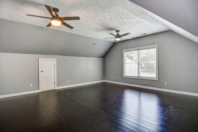Building Photo - Tastefully Renovated Ranch in Hickory on q...