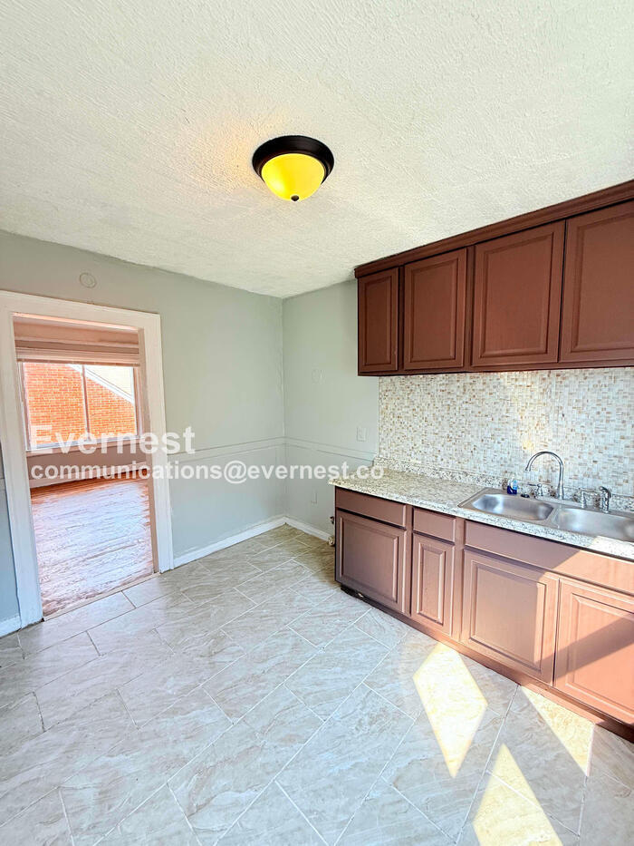 Building Photo - 15444 Appoline St