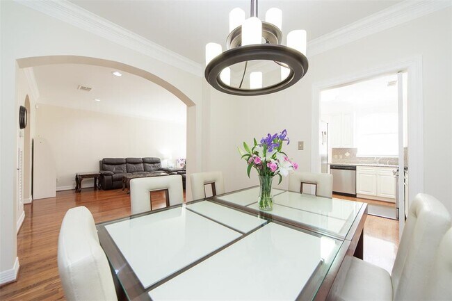 Building Photo - 5115 Fairmont St