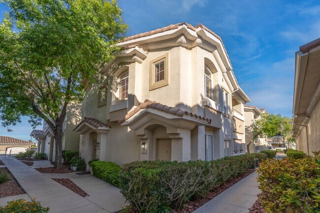 Building Photo - 10001 Crimson Palisades Pl