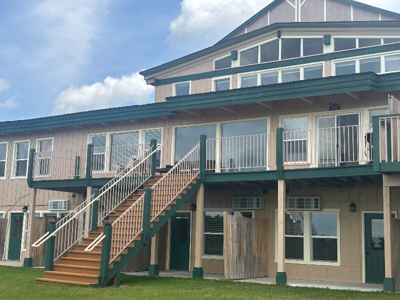 Building Photo - 400 Quadna Rd