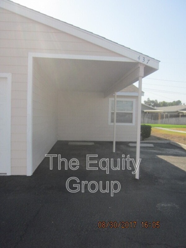 Building Photo - 437 N Park St