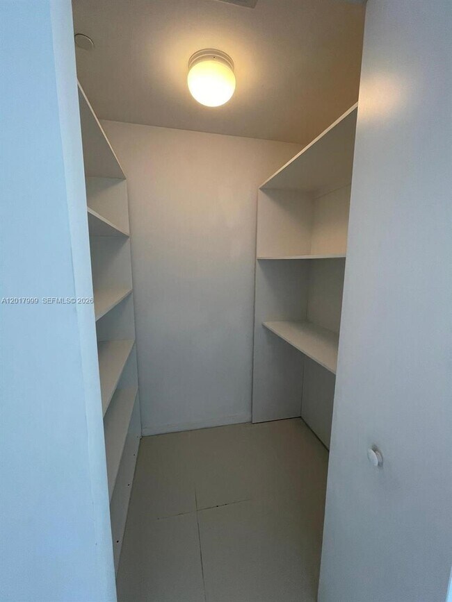 Building Photo - 5300 Paseo Blvd