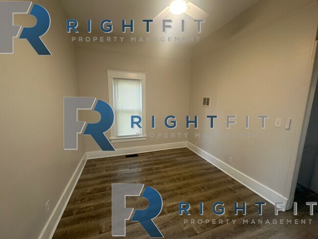 Building Photo - Newly Renovated Home in Middletown