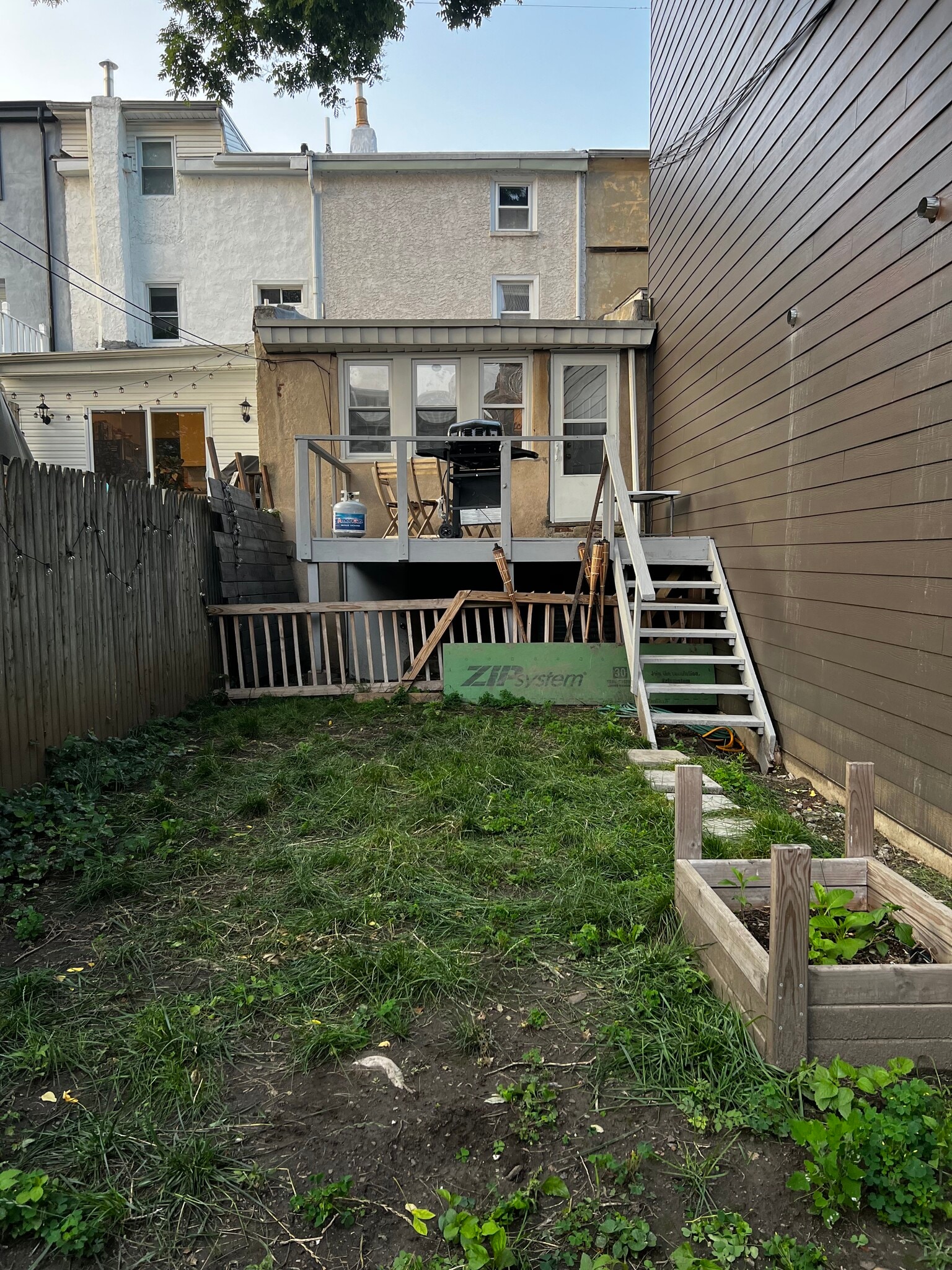 back deck with private, fenced in backyard - 4346 Cresson St