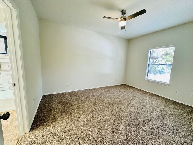 Building Photo - 1 MONTH FREE !!! - Charming 2 Bed 2 Bath Condo with Nature Views in Stillhouse Canyon - Spicewood...