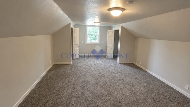 Building Photo - Large Spacious Home in Nampa!